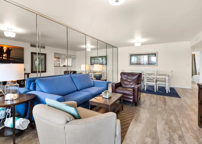 Holiday Surf And Racquet Club 707