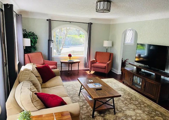 State Street Cottage, Suite 2