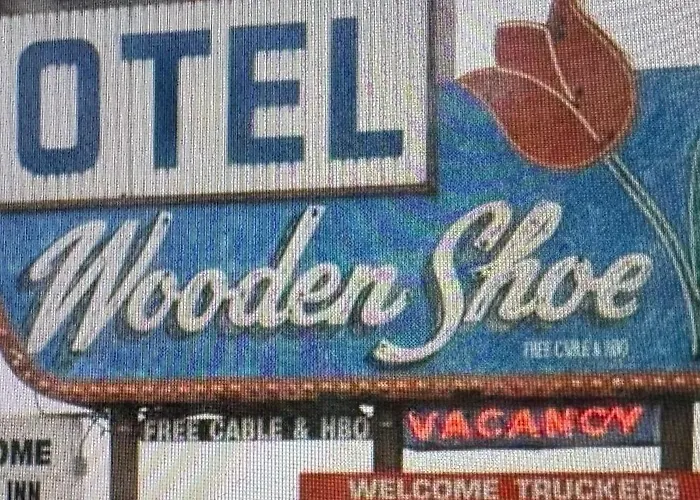 Wooden Shoe Motel