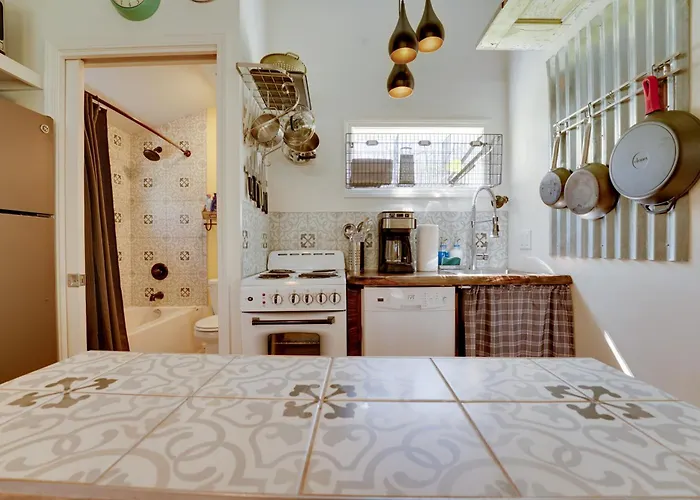 4-Season Gold Coast Cottage, 2 Mi To Winter Sports