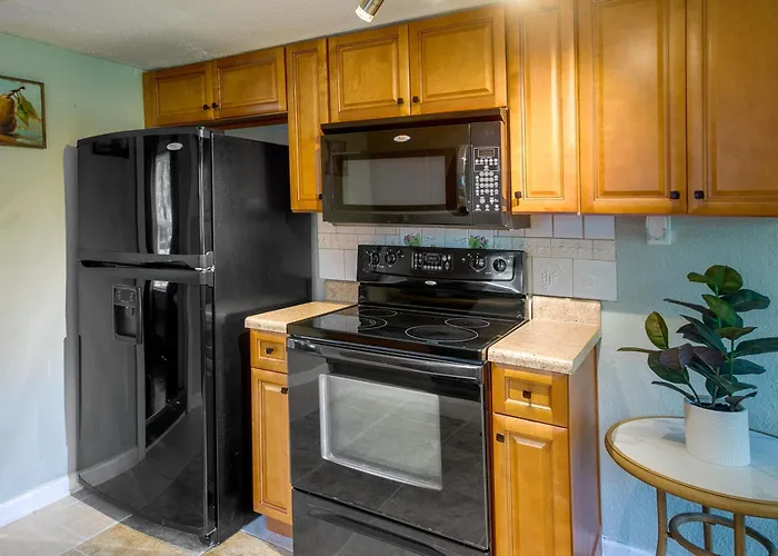 Waycross Vacation Rental W/ Private Backyard!