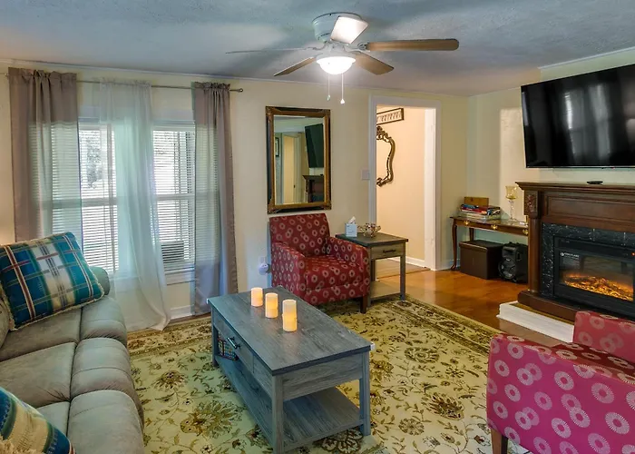 Waycross Vacation Rental W/ Private Backyard!