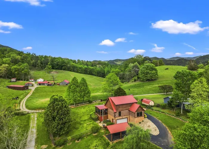 Hidden Star Hideaway-Blackberry Farms-Smoky Mtn Nat Park-Hot Tub- Fire Pit-Pet Friendly