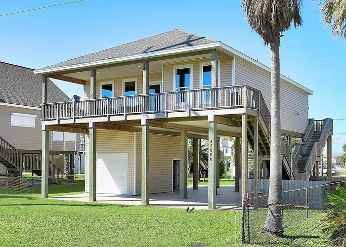 3 Bedroom Beach View