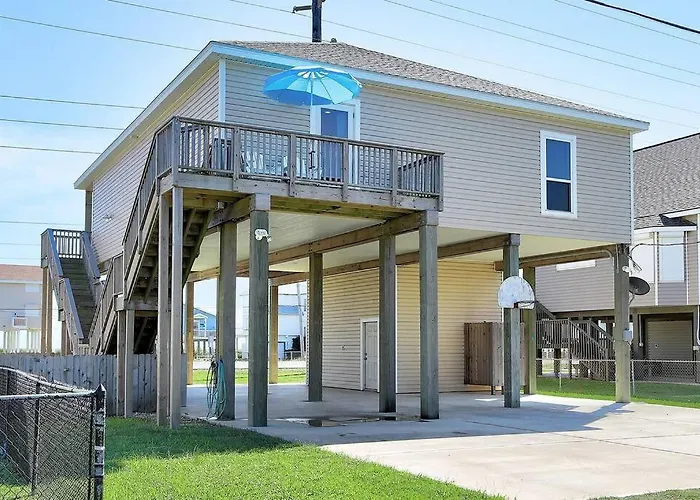 3 Bedroom Beach View