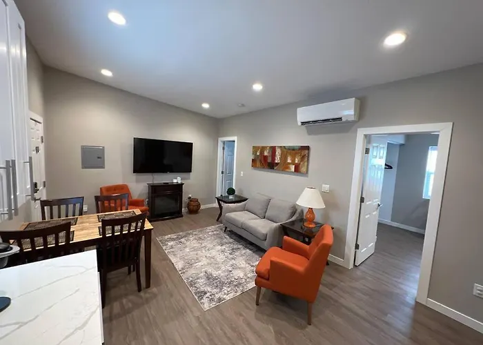 Stylish And Cozy 2 Bed