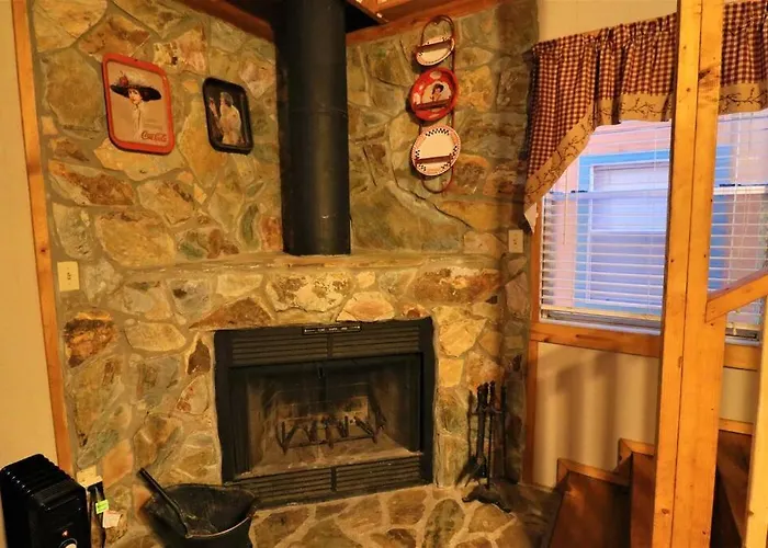 Mountain Cabin In Woods 3 Minutes To Helen #13
