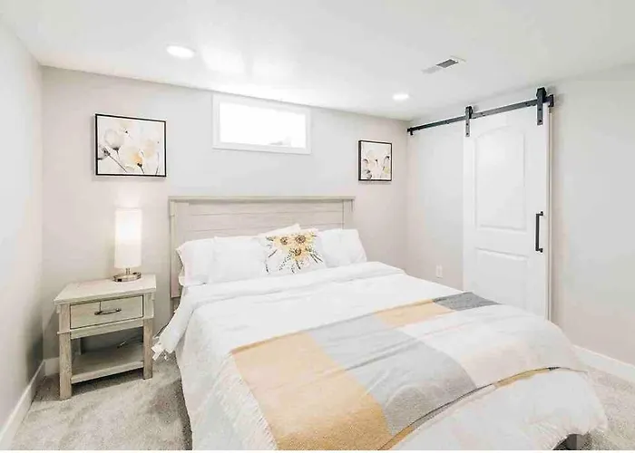Beautiful Luxury Home Freshly Renovated With Big Yard, Seating & Grill Pad