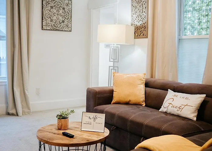 New! Cozy And Modern Unit With Hot Tub