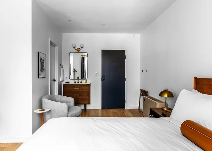 King Bed, Fiber Internet, Heart Of Bangor, 50 Roku Tv, Room # 208