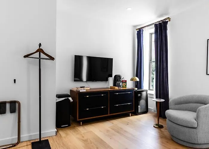 Historic Bldg, Coffee Shop, Fast Wi-Fi, Room # 207