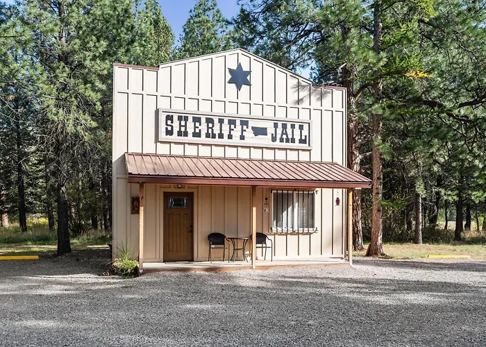 Fort Williamson Glacier Vacation Rentals