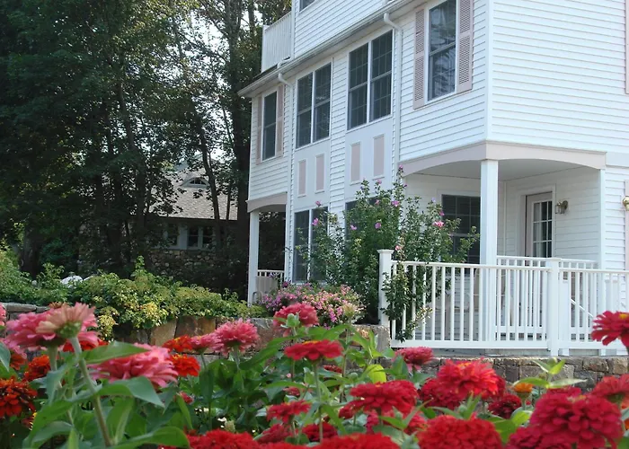 Pink Blossoms Resort Ogunquit