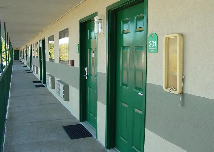 Garden Inn & Suites