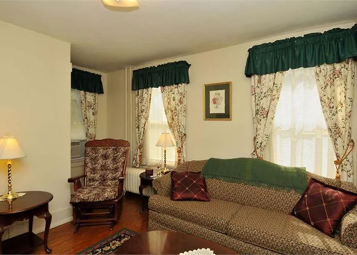 Second Street Suite
