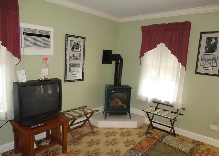 Kearsarge Inn