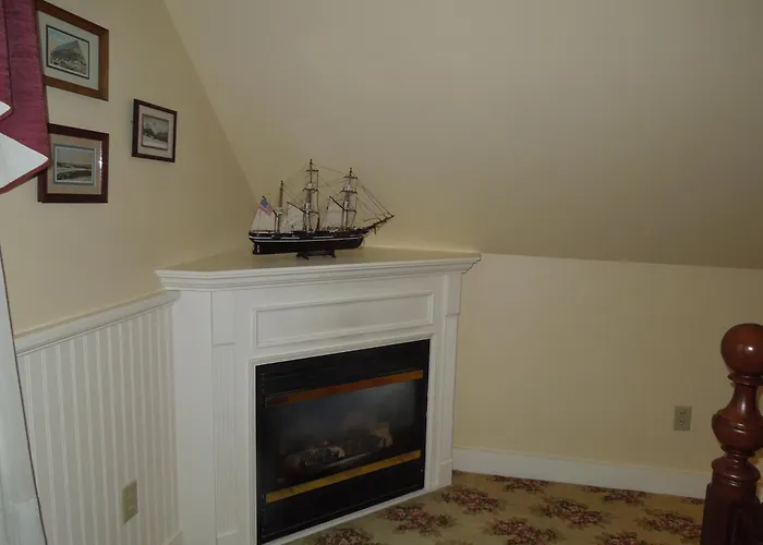 Kearsarge Inn