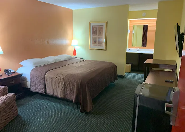 Relax Inn & Suites