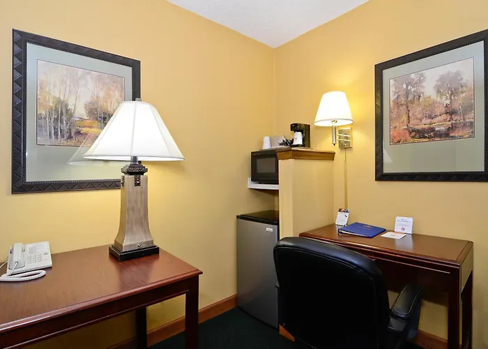 Americas Best Value Inn Iola