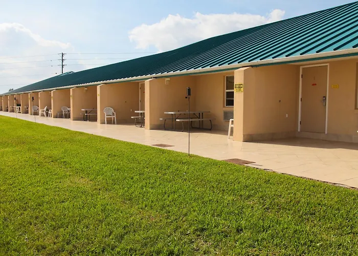 Lake Grassy Inn & Suites