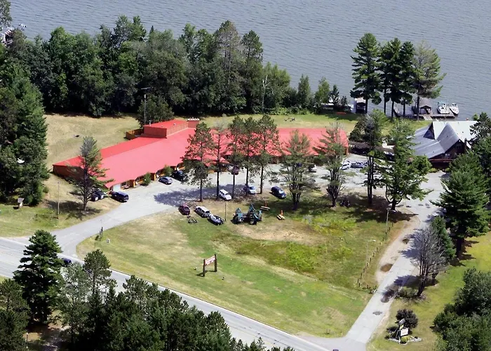 Hiawatha Lodge Inn