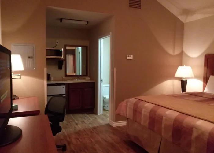 Fieldhouse Inn & Conference Center