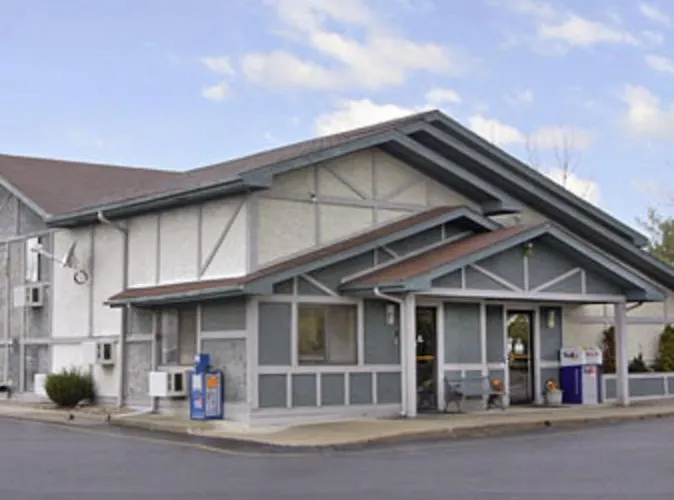 Super 8 By Wyndham Twinsburg/Cleveland Area