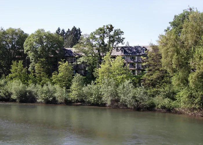Riverside Inn
