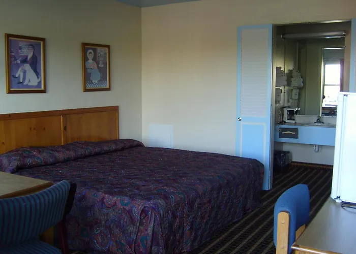 Relax Inn - Shelby