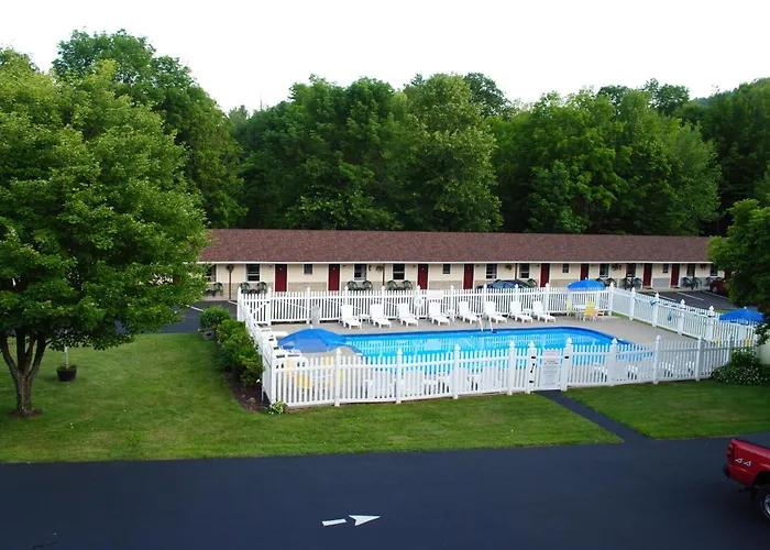 Fran Cove Motel