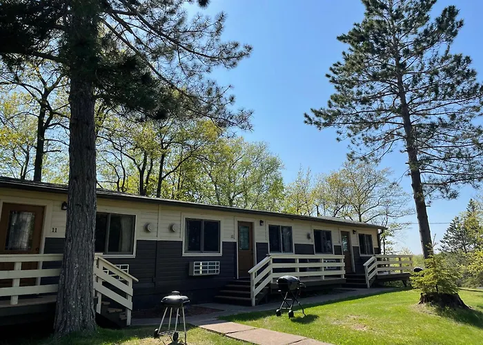 Hanging Horn Lakeside Resort