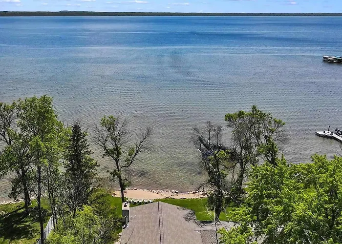 Life Is Good Lodge Lakefront With Sandy Beach