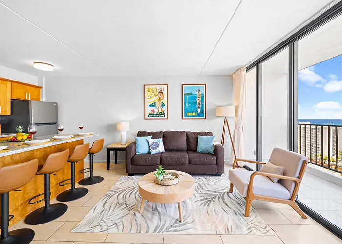Waikiki Banyan 22Nd Fl - Ocean Views, Pool & Beach Access