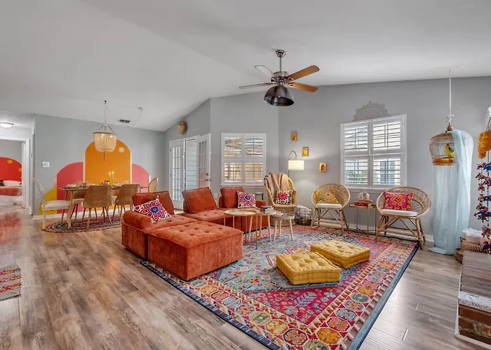 Boho Indian Oasis: 3Bd - Pool - Tranquil Retreat