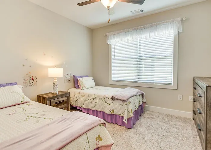 Gorgeous Calabash Condo W/ Balcony & Pool Access!