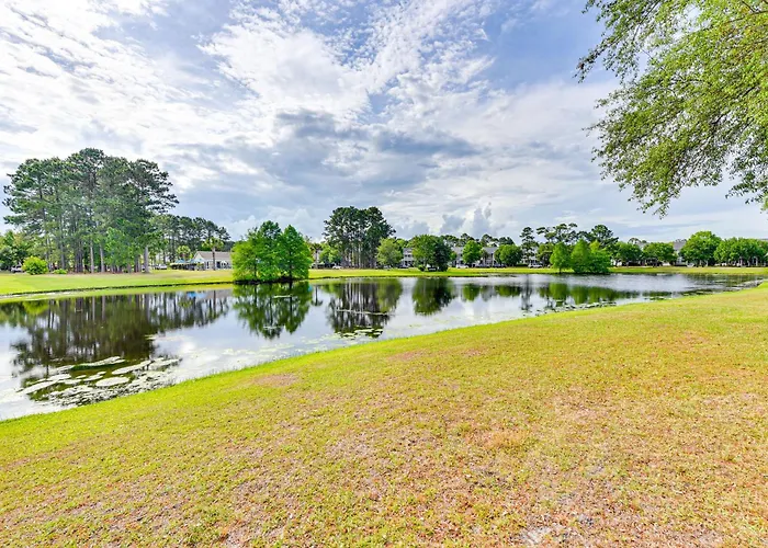 3 Mi To Beaches! Charming Bluffton Escape W/ Yard