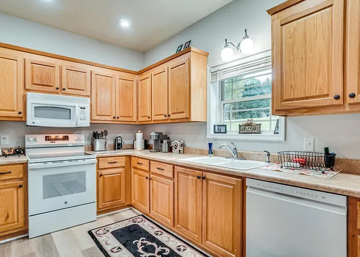 Pet-Friendly Georgia Home W/ Pool Access!