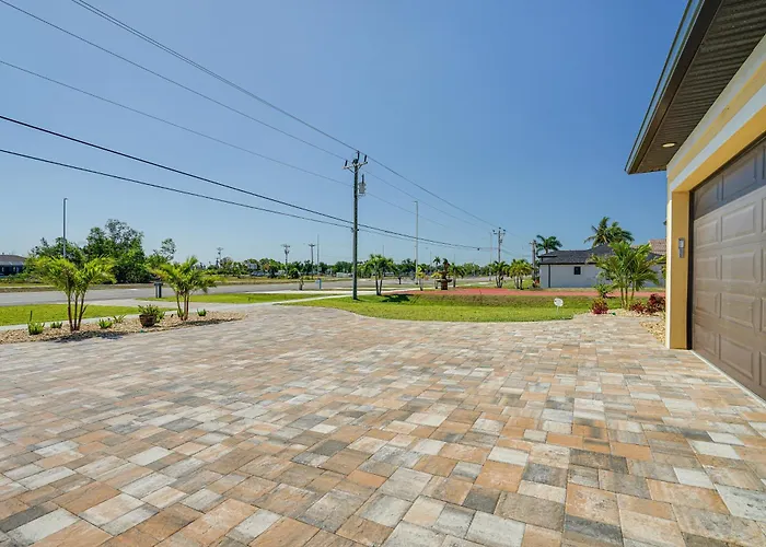 Lakefront Home W/ Private Dock In Cape Coral!