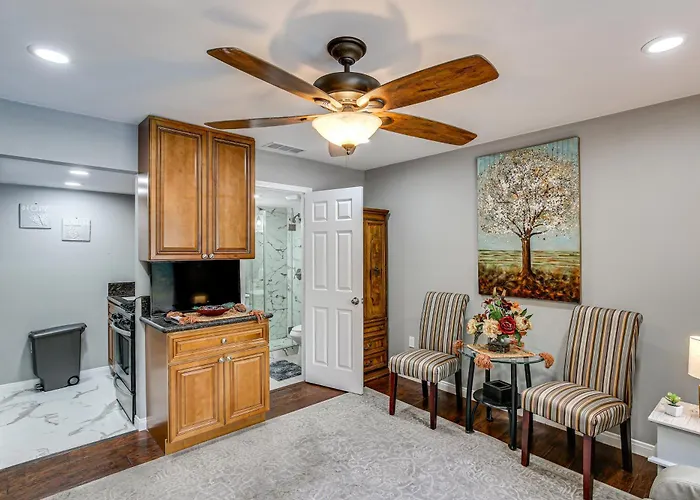 Anaheim Studio W/ Fireplace: 14 Mi To Disneyland!