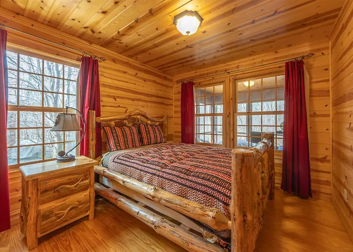 The Great Escape - Cabin With Shared Pool Access