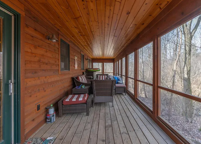 The Great Escape - Cabin With Shared Pool Access