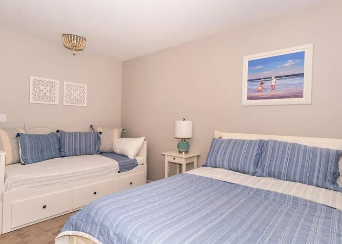 Water Street Retreat - In The Heart Of Downtown Saugatuck With Views Of The River!