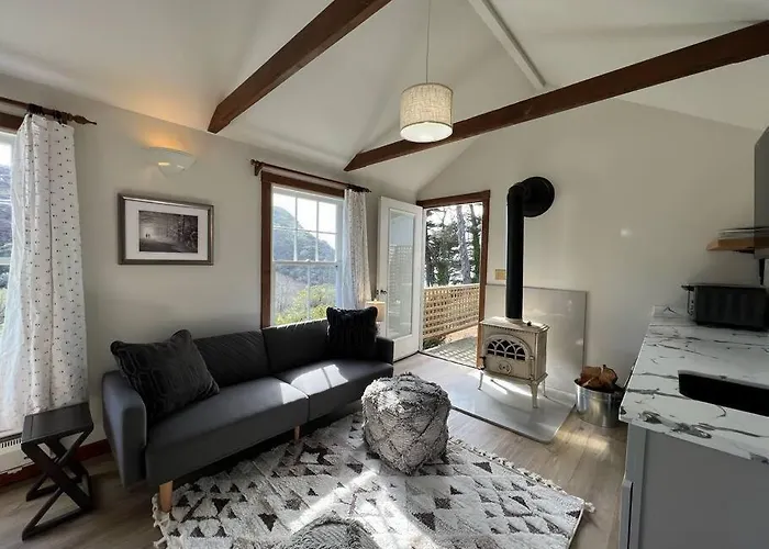 Boathouse Cottage