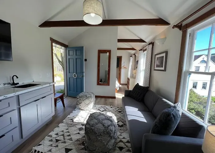 Boathouse Cottage