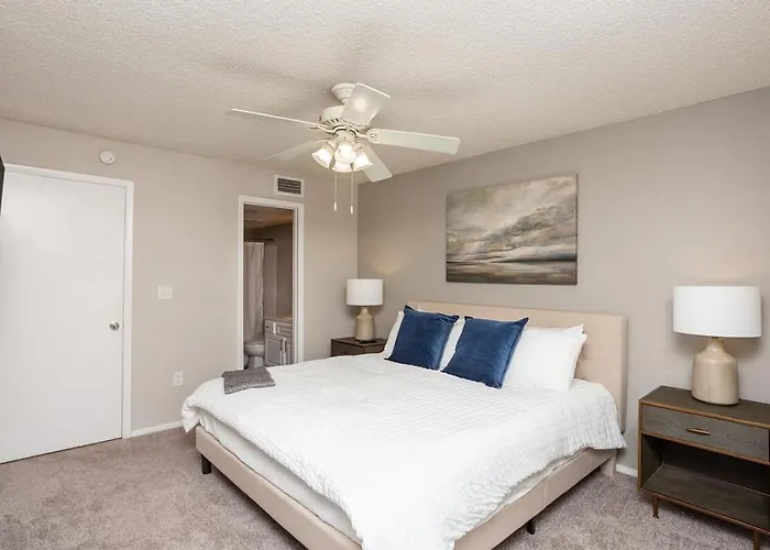 Landing At Northgreen At Carrollwood - 2 Bedrooms In Greater Northdale