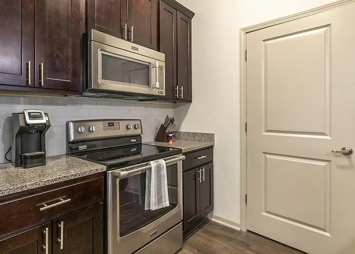 Landing Modern Apartment With Amazing Amenities