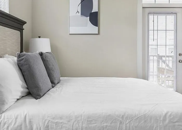 Landing Modern Apartment With Amazing Amenities