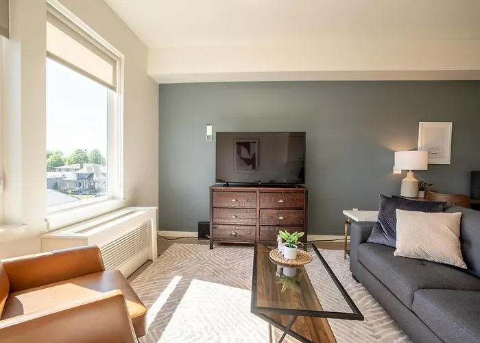 Landing Modern Apartment With Amazing Amenities