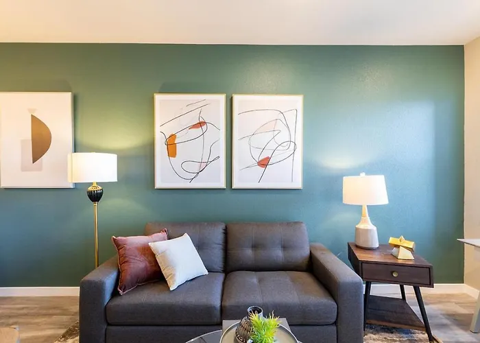 Landing Modern Apartment With Amazing Amenities