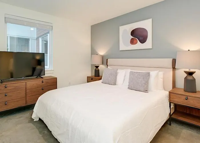 Landing Modern Apartment With Amazing Amenities